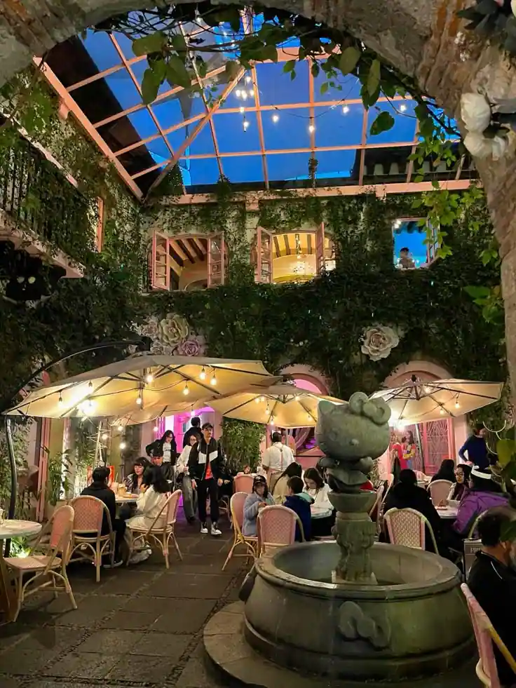 The Ultimate Digital Nomad Guide to Mexico City: Live, Work & Thrive in CDMX 2 Cafe near Parque Mexico