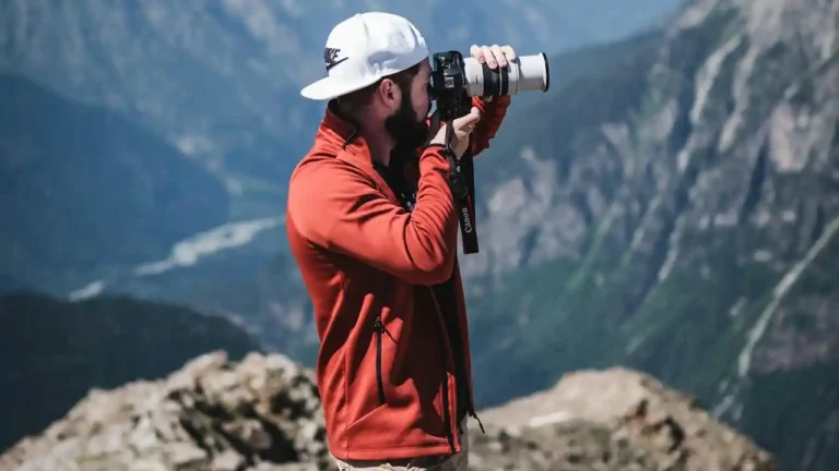 Solo Travel Photography: Art of Capturing Your Journey 3 solo travel photographer