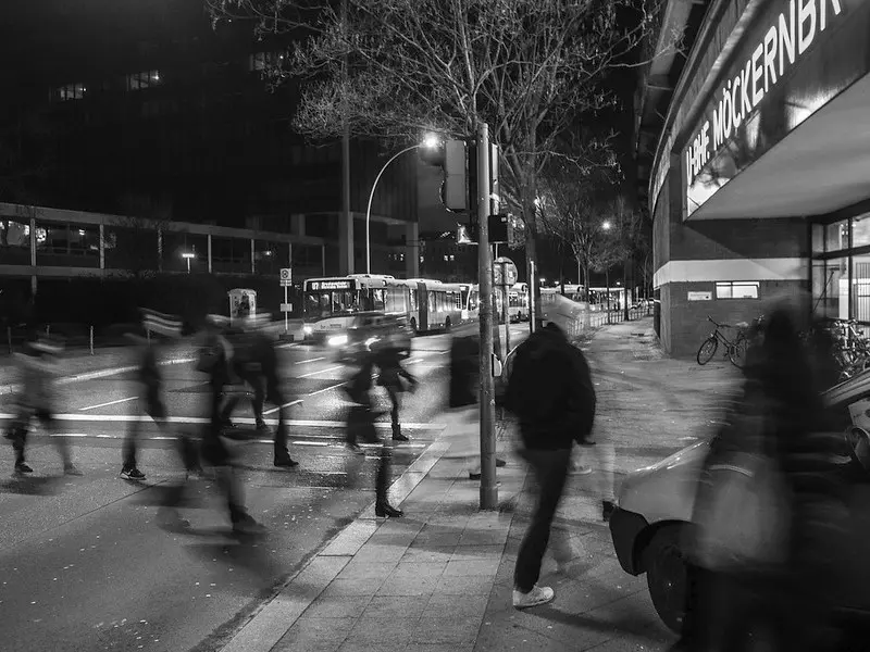 How to Take Stunning Travel Photos: The Ultimate Guide for Every Traveler 8 Motion blur