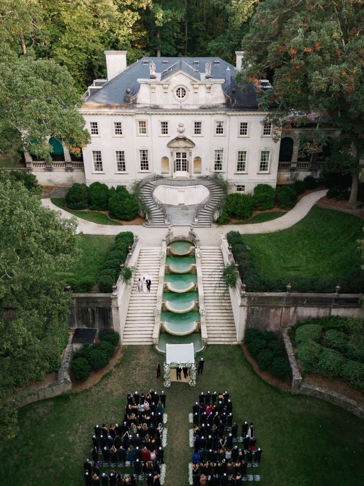Swan House