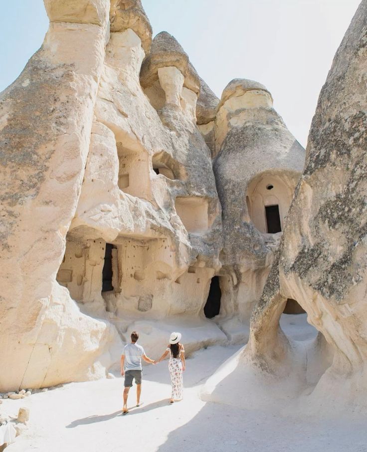 Planning Your Cappadocia Hot Air Balloon Ride: A Complete Guide &Tips 2 Valley of the Fairy Chimneys